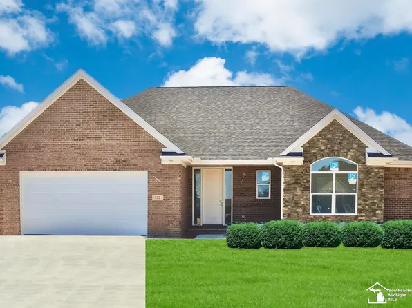 132 Callaway Dr, Monroe, MI 48162