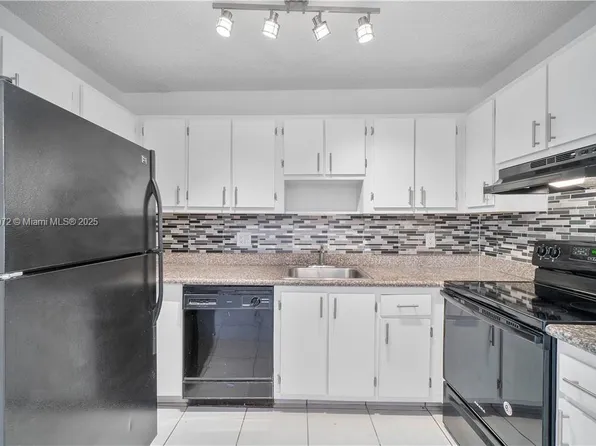 3266 NW 104th Ave #3266, Pompano Beach, FL 33065