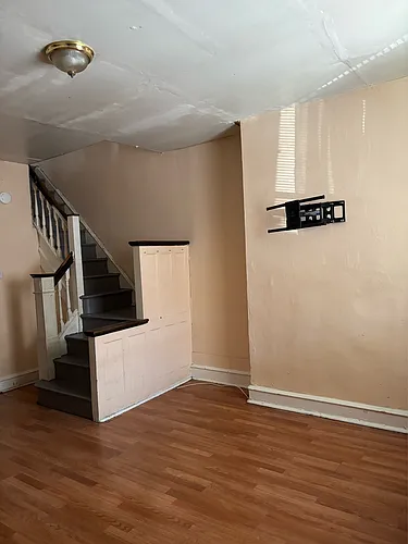 5617 Carpenter St Photo 1