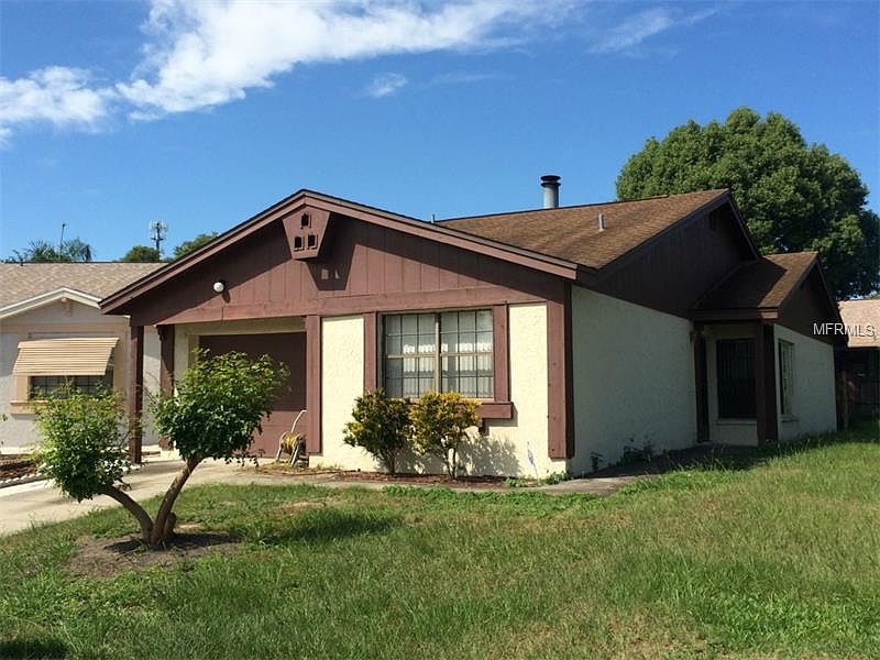 1st image of 610 Lake Dexter Cir