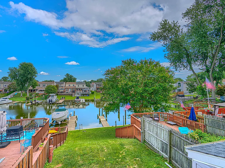209 Bridge Dr — Photo 44