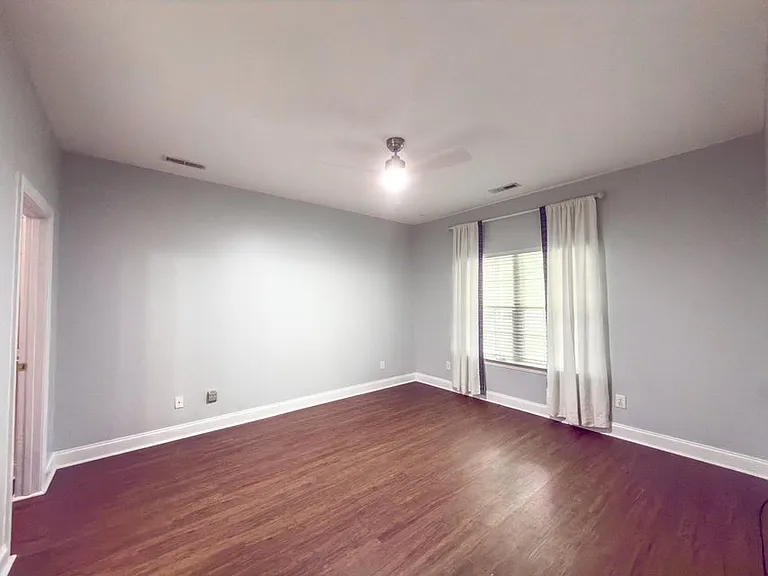 102 Manning Ct — Photo 14