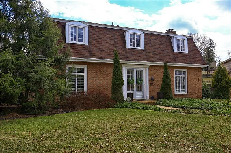 2503 Club House Dr photo 1