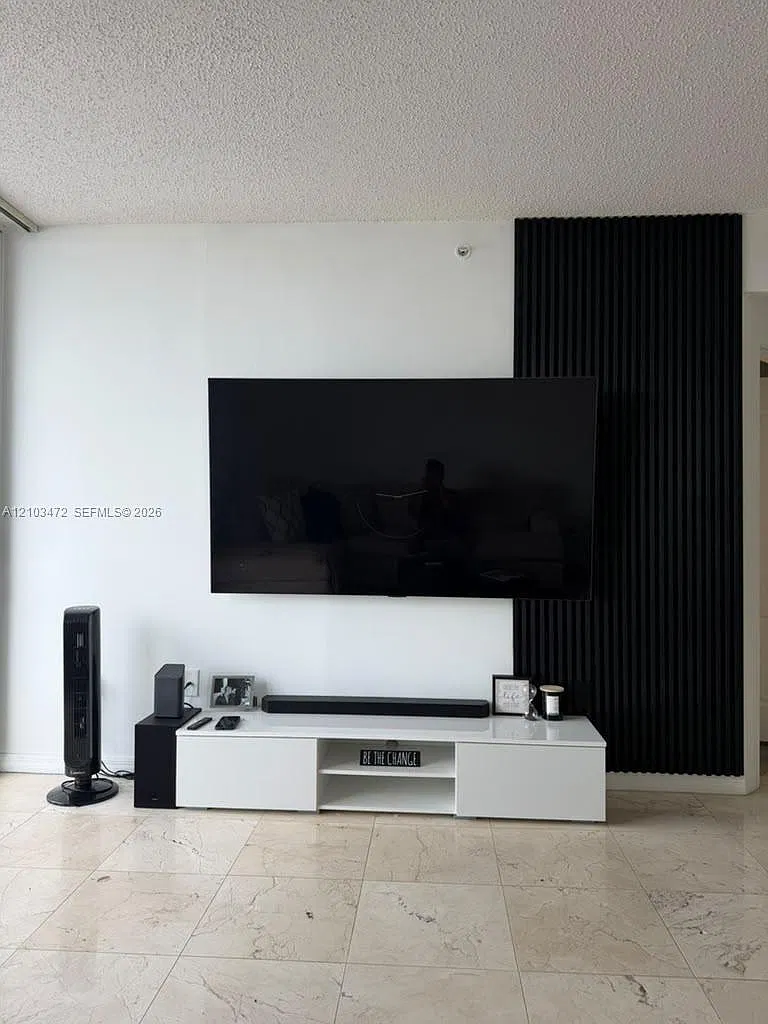 Blue Lagoon Condo — Photo 3