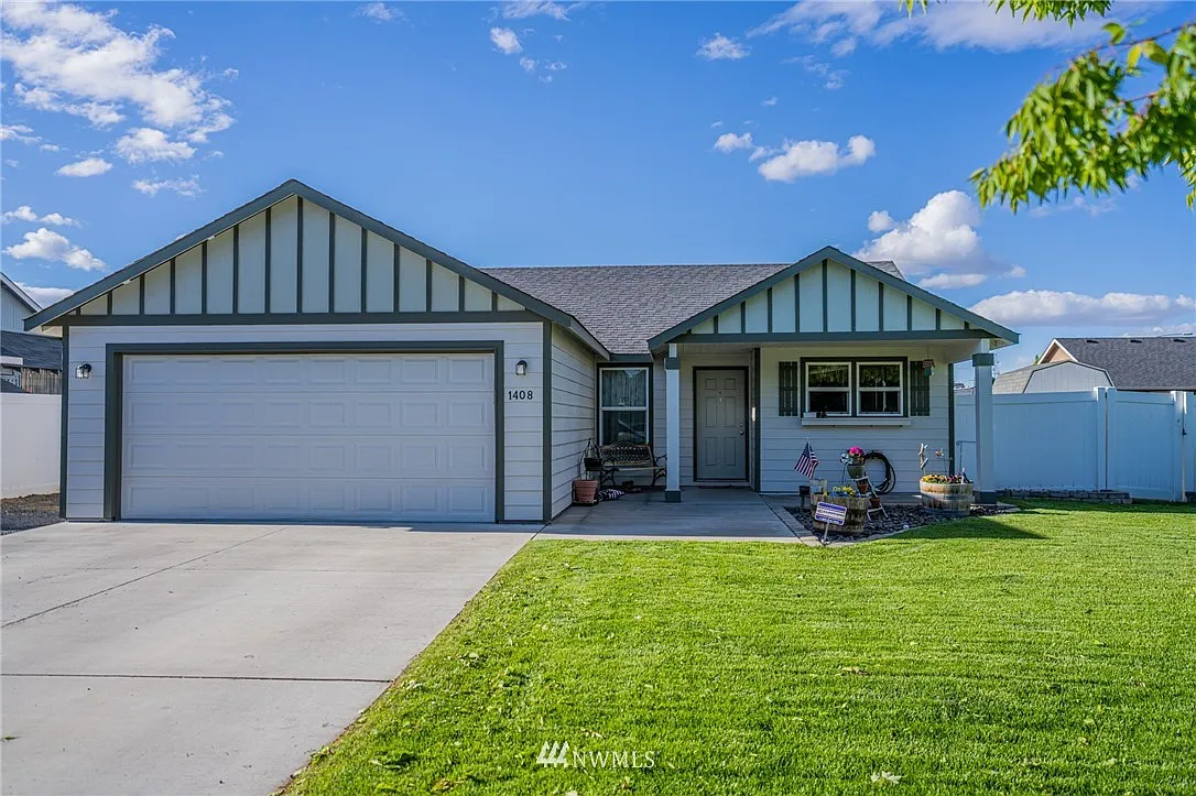 1408 E Megan Drive photo 1