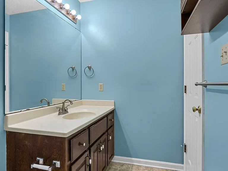 300 Davis Rd — Photo 11