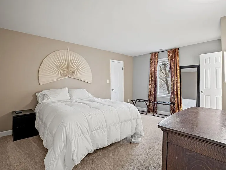 Bedroom with ensuite