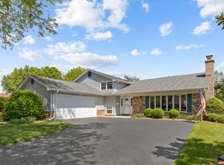 200 Red Bridge Rd, Lake Zurich, IL 60047