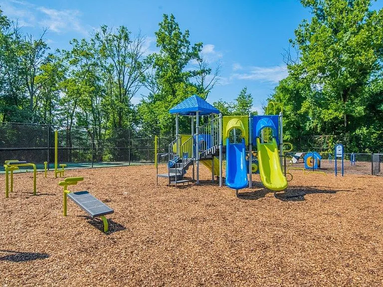 The Glens at Diamond Ridge — Photo 10