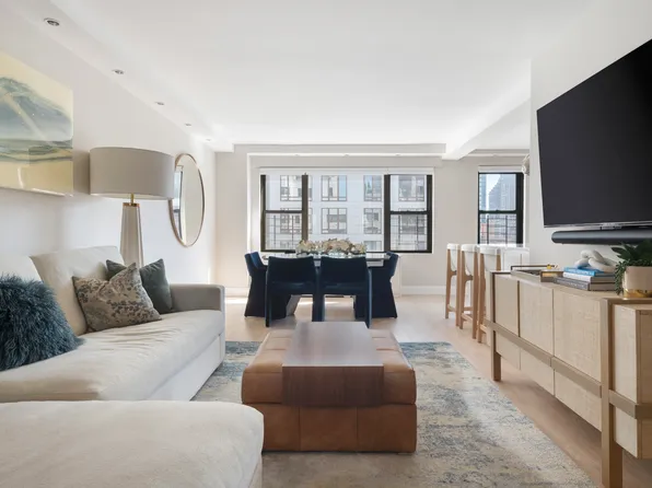 196 East 75th Street image 2 of 12