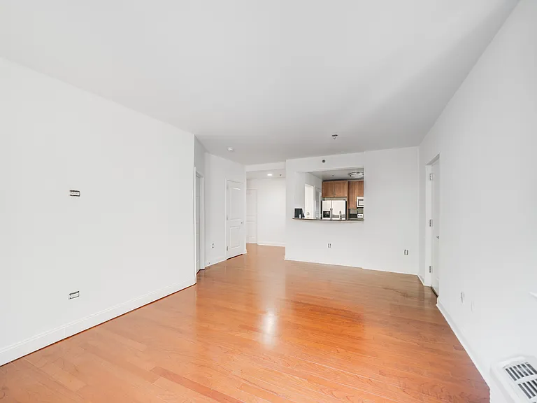 197 Gorge Rd #401 — Photo 8