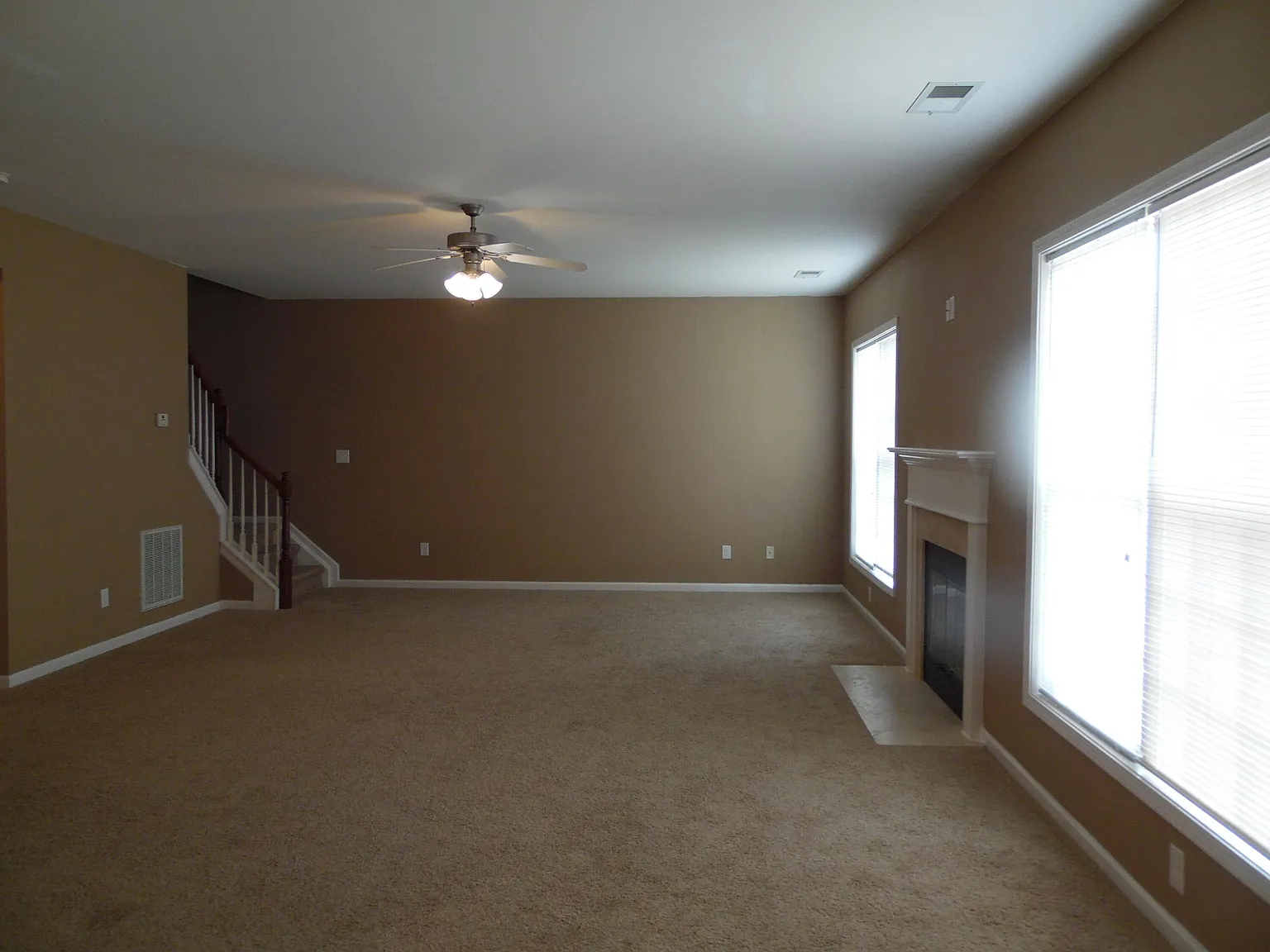 4 bed, 2.5 bath, 3350 sqft, $2,750 — Photo 4