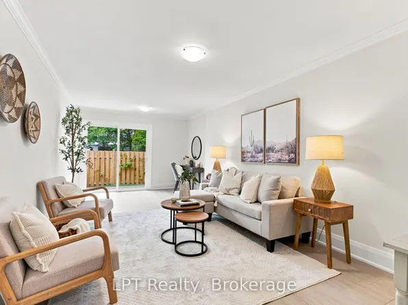 112 Olive Ave, Oshawa, ON L1H 2P2