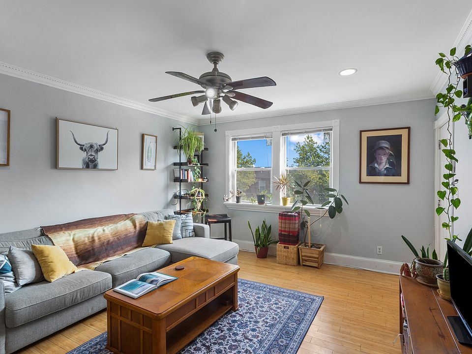 Spacious sunny living room