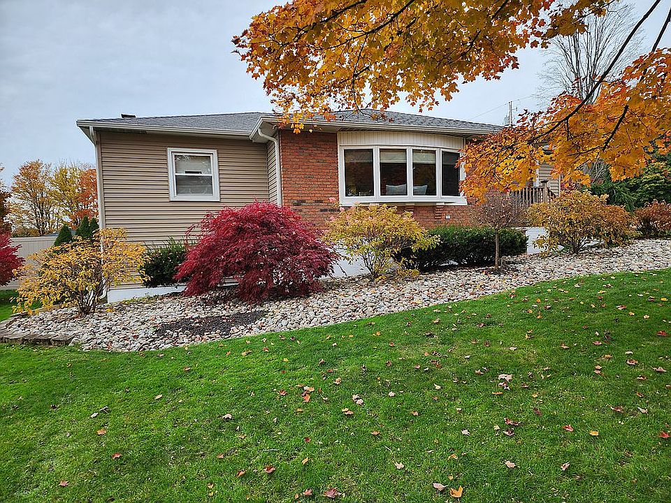 1st image of 27 Glen Dr