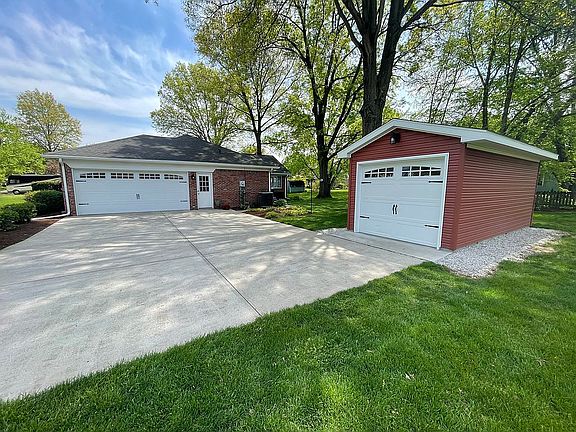2nd image of 4629 Summerset Dr