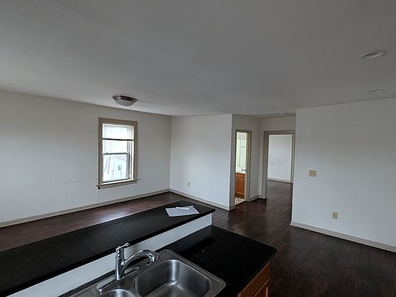 2nd image of 3311 1/2 N High St APT 3