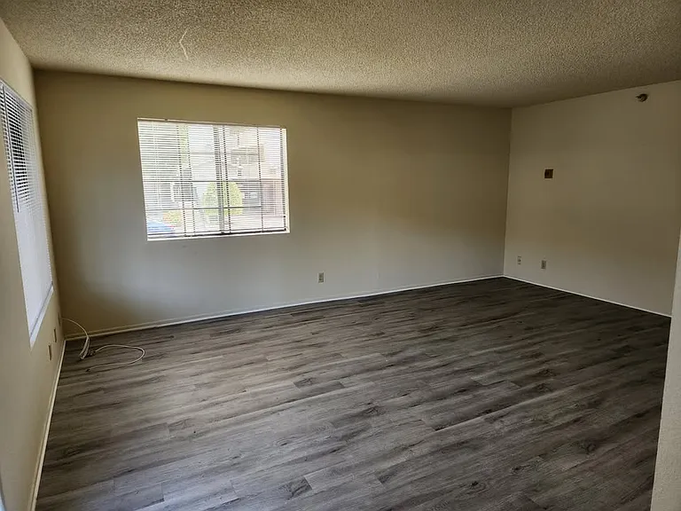 Villa Pacifica Apartments — Photo 13