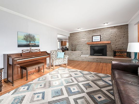 3rd image of 3601 Clearview Ave
