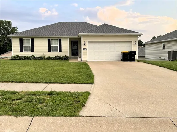 802 E Main St, Savannah, MO 64485