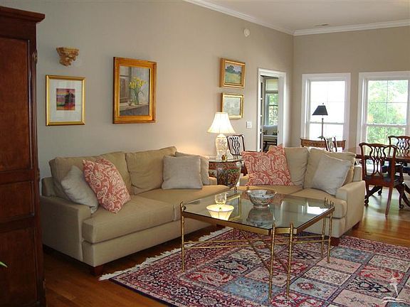 4th image of 4390 Ascot Cir
