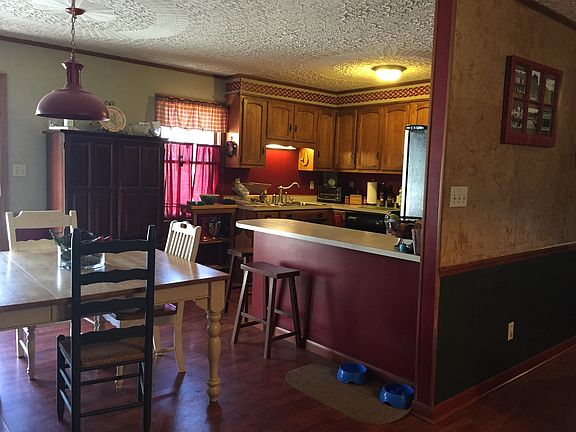 4th image of 1570 Gloster Ln