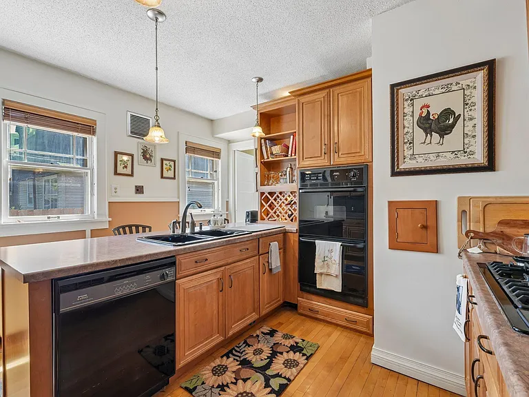 1771 James Ave S #1 — Photo 12