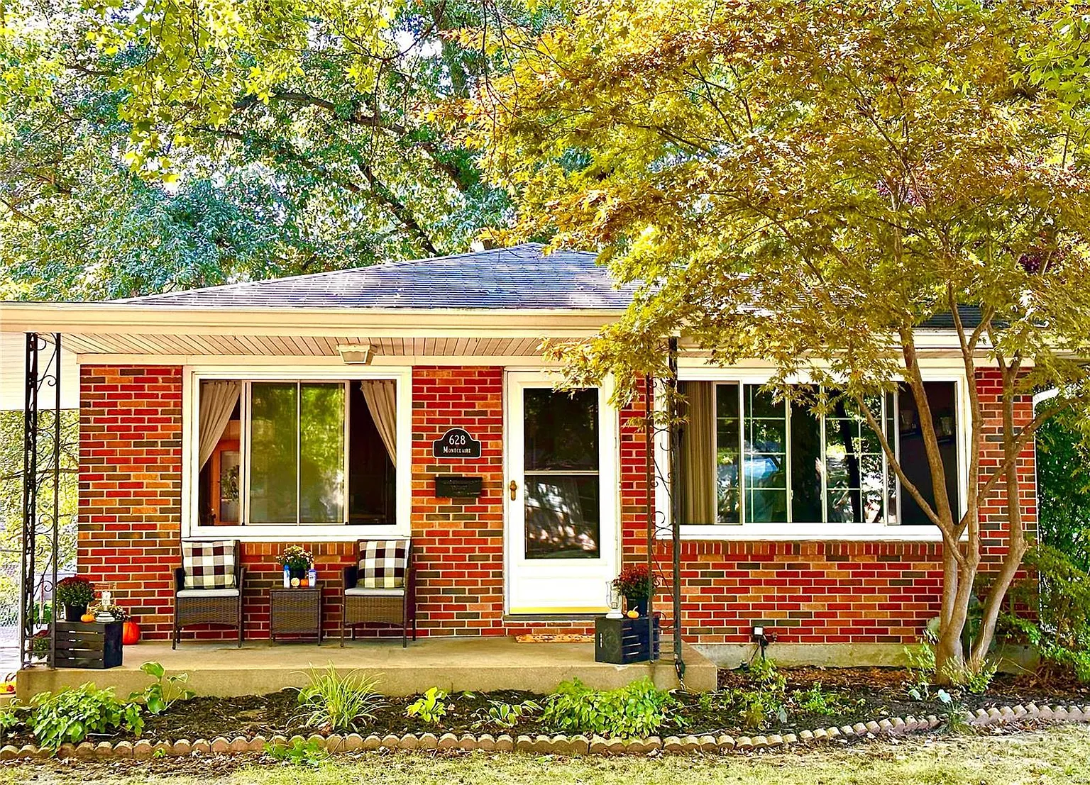 628 Montclaire Ave photo 1