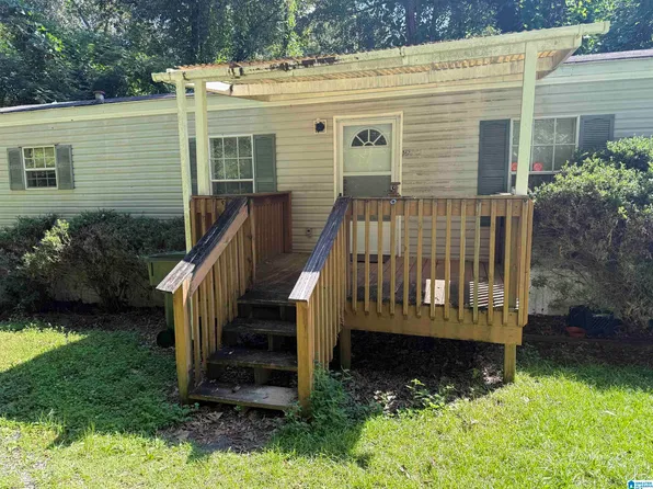 647 Dearmanville Dr S, Anniston, AL 36207