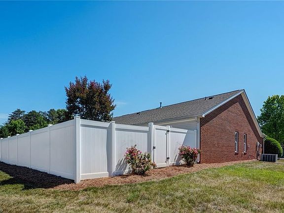 2nd image of 5009 Rosemont Ct