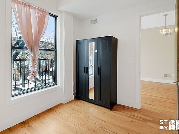 5th image of 86 Chauncey St APT 5