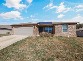 146 Worley St, Huntsville, AR 72740