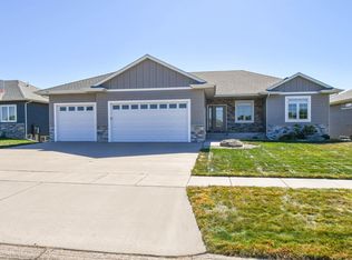 921 S 5th Ave, Brandon, SD 57005