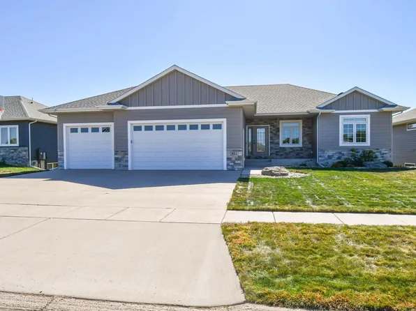 921 S 5th Ave, Brandon, SD 57005