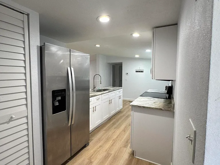 4760 Lake Ontario Dr — Photo 12