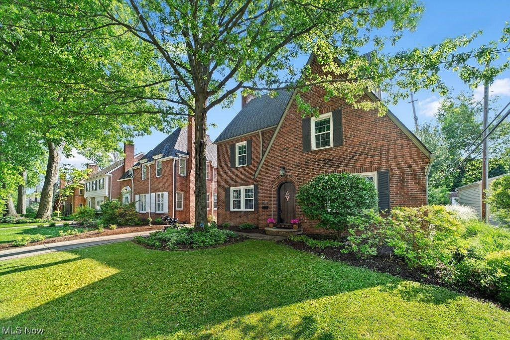s*u様 house on the hill L/S Tee (Checker) 3725 Sutherland Rd, Shaker Heights, OH 44122 | Zillow