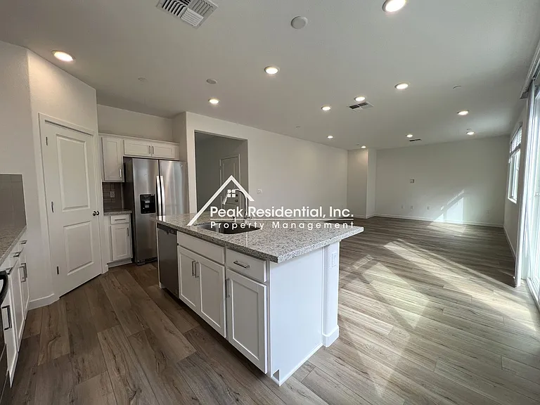 5218 Senesta Cir — Photo 9