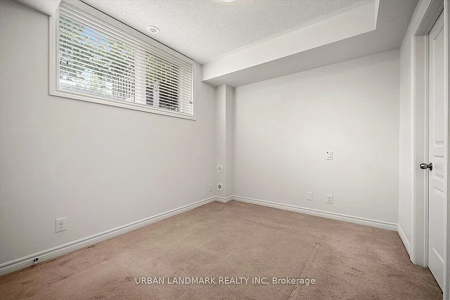 2 bed, 1.5 bath, 1000 sqft, $3,850 — Photo 2