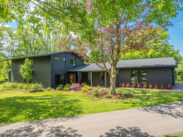 4340 Charing Cross Rd, Bloomfield Hills, MI 48304