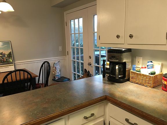 4th image of 1001 E 108th Ter