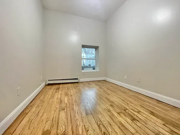 433 Pulaski Street image 8 of 9