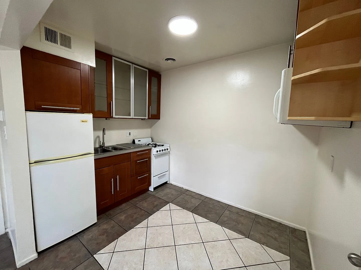 1 bed, 600 sqft, $1,125 — Photo 1