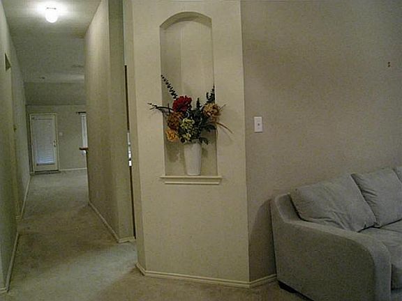 2nd image of 1020 Cedarbrook Cir