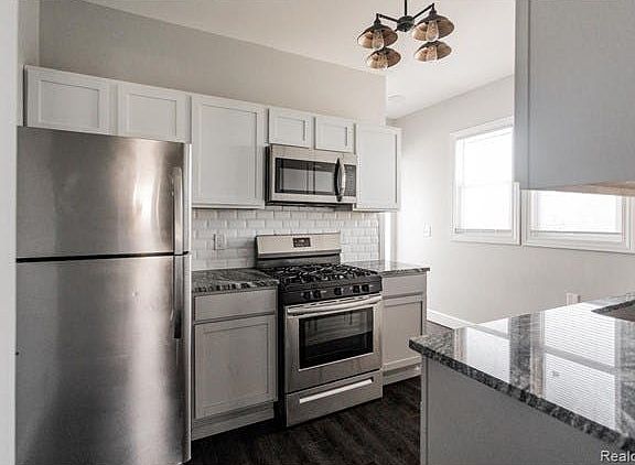 4th image of 502-504 Harmon St