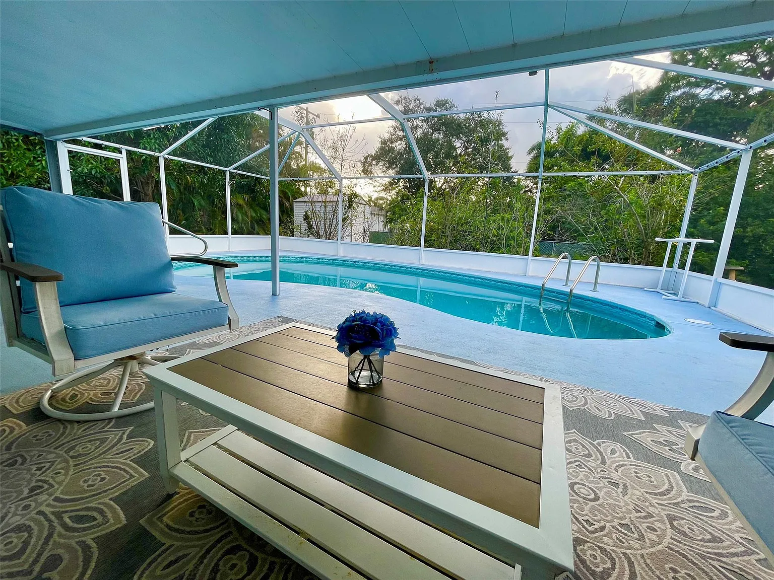 3 bed, 2.0 bath, 1172 sqft, $3,200 — Photo 3
