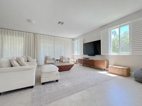 6819 Via Regina, Boca Raton, FL 33433