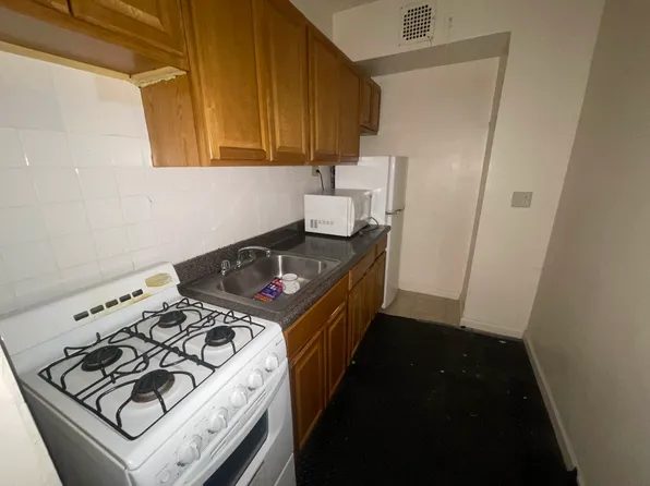 74-10 35th Avenue image 2 of 7