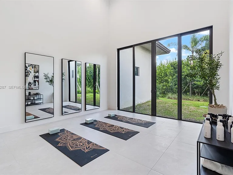 14930 SW 16th Ct — Photo 25