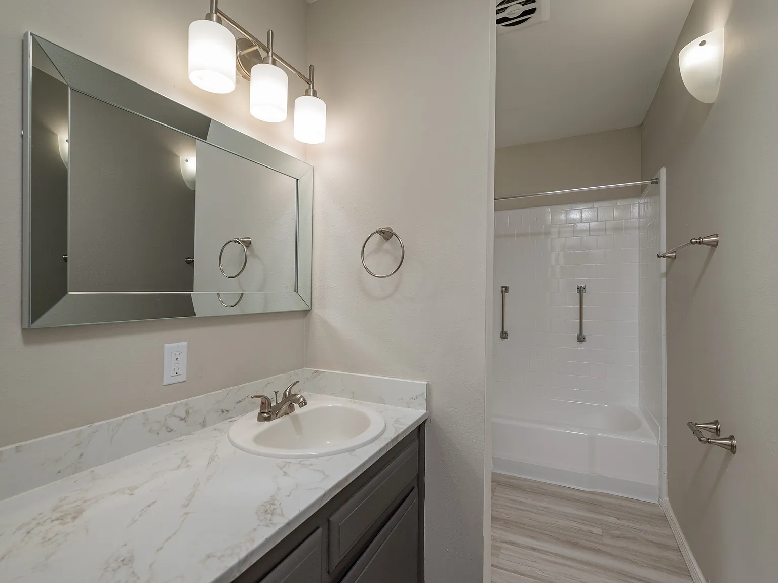 Pine Lane Apartments — Photo 4
