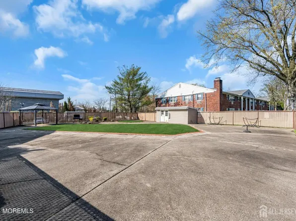 32 Woodedge Ave APT 5, Edison, NJ 08817